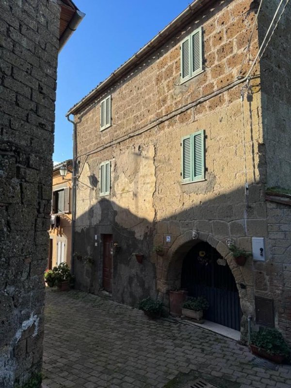 locale di sgombero in vendita a Sorano in zona San Giovanni delle Contee