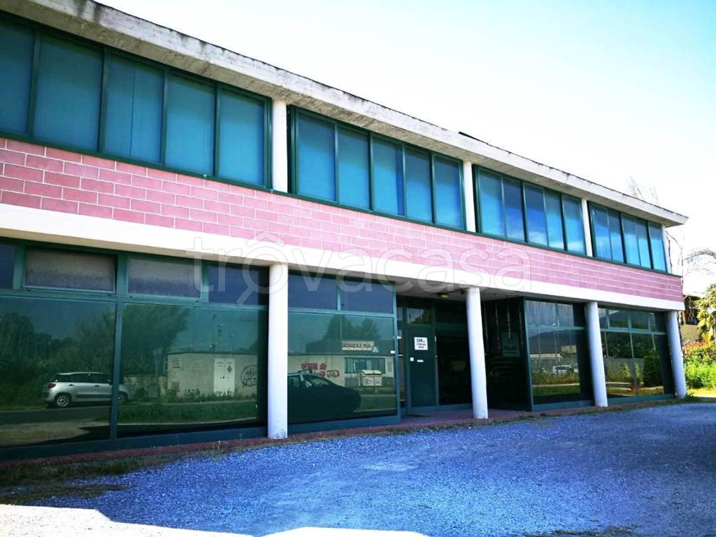 locale commerciale in vendita a Sorano in zona San Quirico