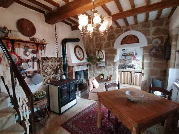 casa indipendente in vendita a Sorano in zona Elmo