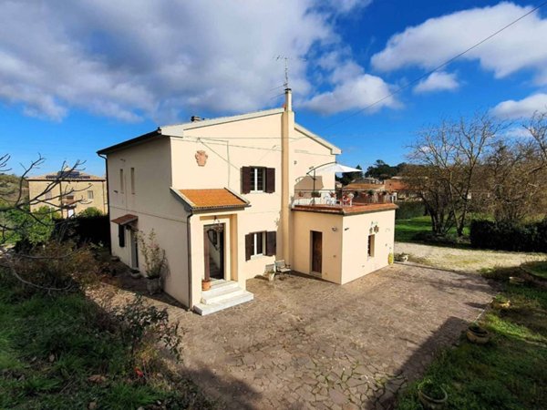 casa indipendente in vendita a Sorano in zona San Quirico