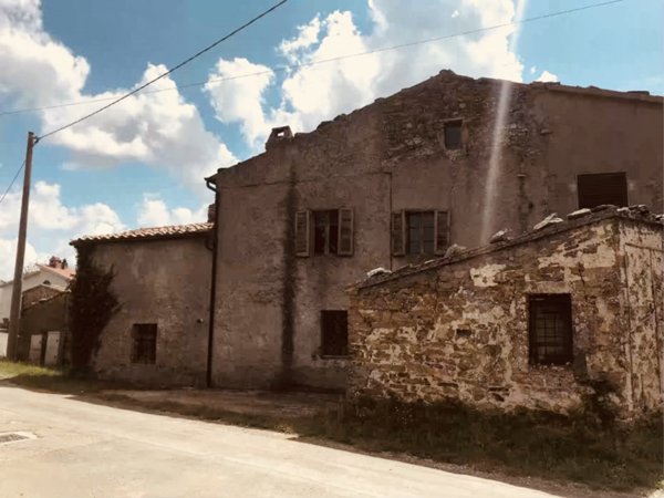 casa indipendente in vendita a Sorano in zona Montebuono