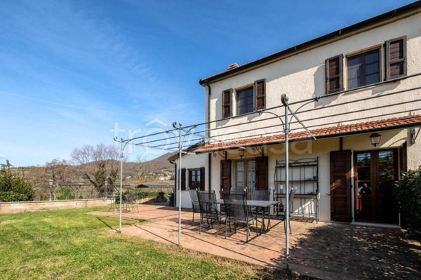 casa indipendente in vendita a Sorano in zona Sovana