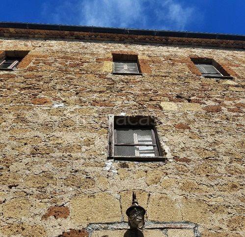 casa indipendente in vendita a Sorano