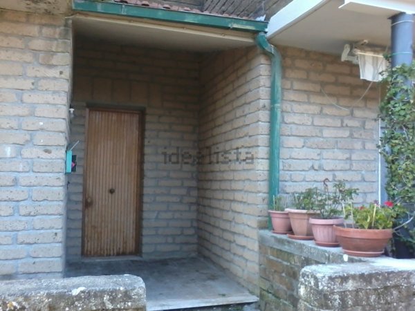 casa indipendente in vendita a Sorano