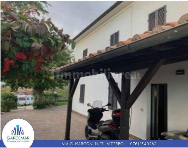 casa indipendente in vendita a Sorano