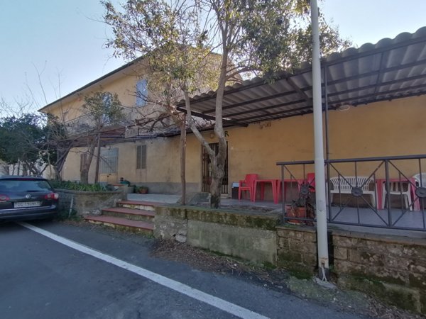 negozio in vendita a Sorano in zona Elmo