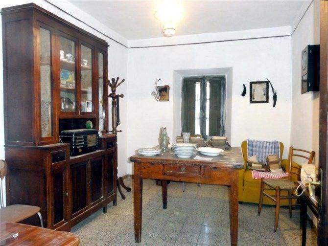 intera palazzina in vendita a Sorano in zona Castell'Ottieri