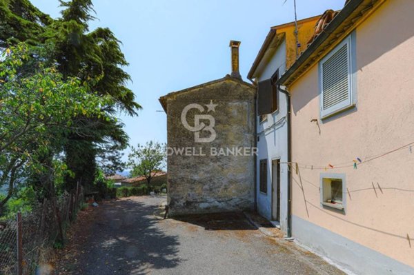 casa indipendente in vendita a Sorano