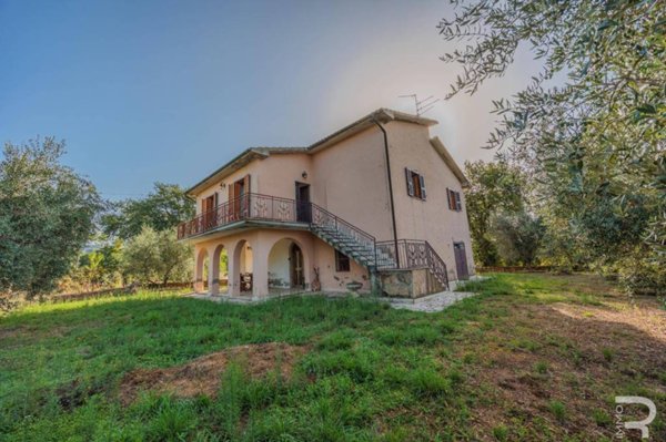 casa indipendente in vendita a Sorano in zona Sovana