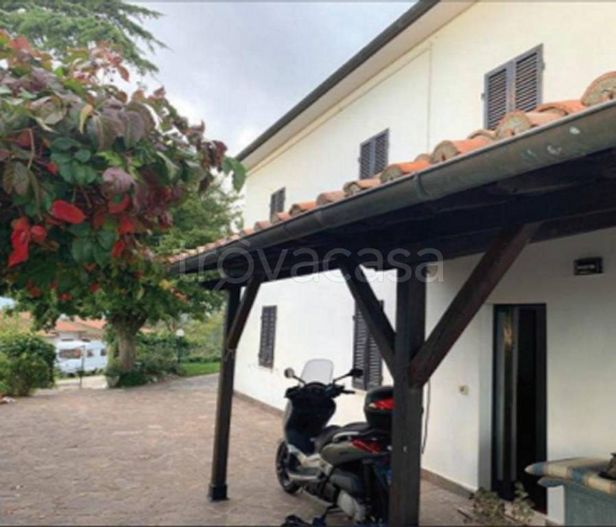 appartamento in vendita a Sorano in zona Montebuono