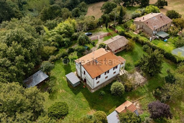 appartamento in vendita a Sorano in zona Castell'Ottieri