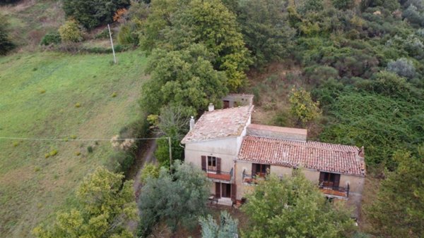 casa indipendente in vendita a Sorano in zona Elmo