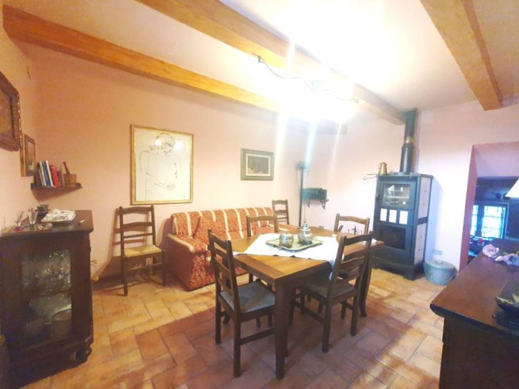 casa indipendente in vendita a Sorano in zona San Valentino