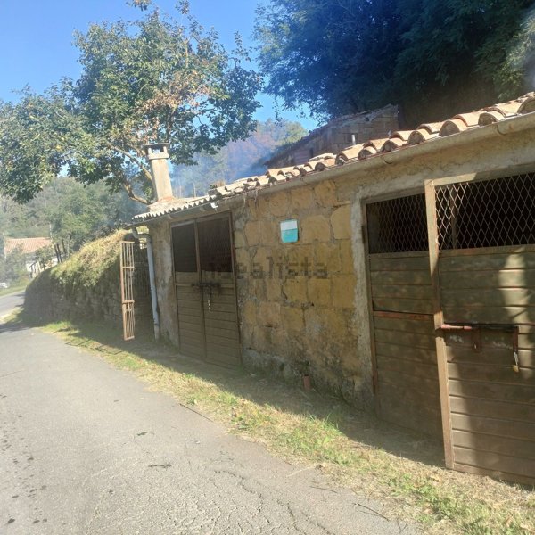 locale di sgombero in vendita a Sorano in zona San Quirico