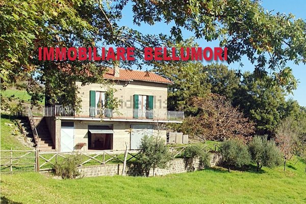casa indipendente in vendita a Sorano
