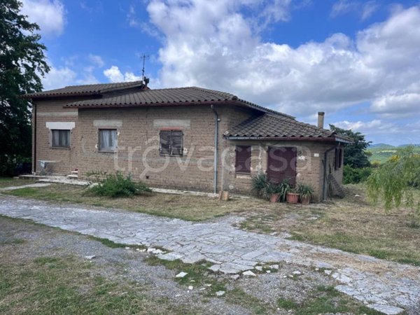 casa indipendente in vendita a Sorano in zona Elmo