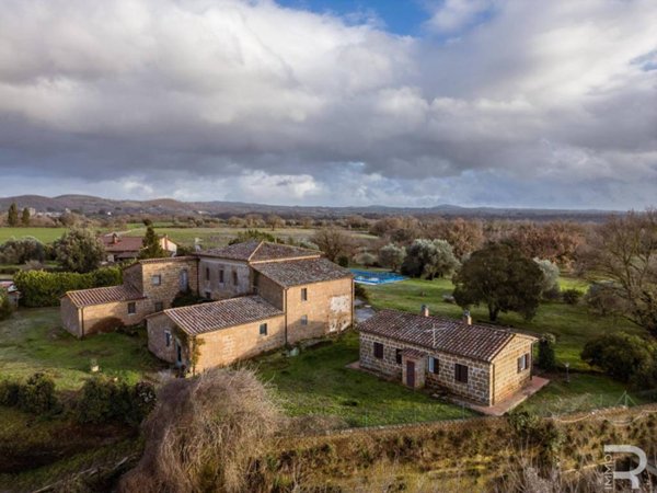 casa indipendente in vendita a Sorano in zona Sovana