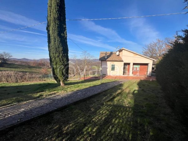 casa indipendente in vendita a Sorano in zona Montebuono