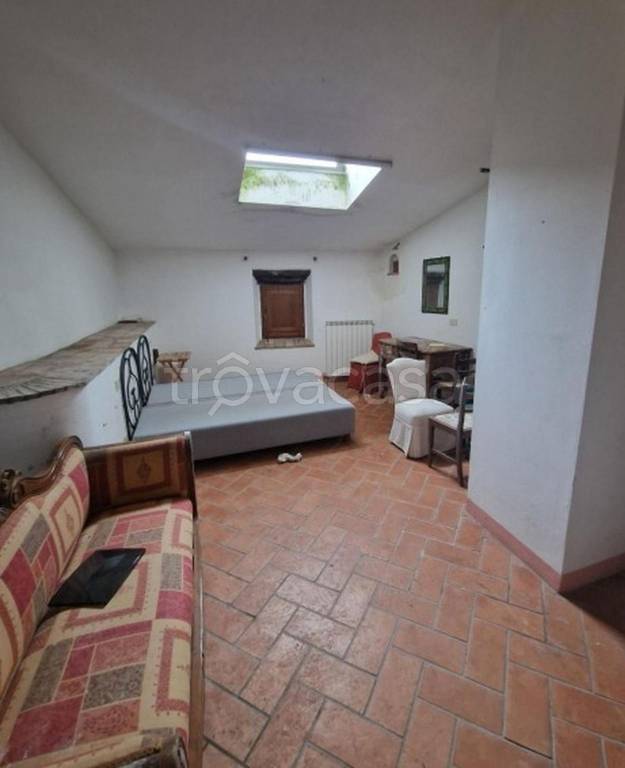 negozio in vendita a Sorano