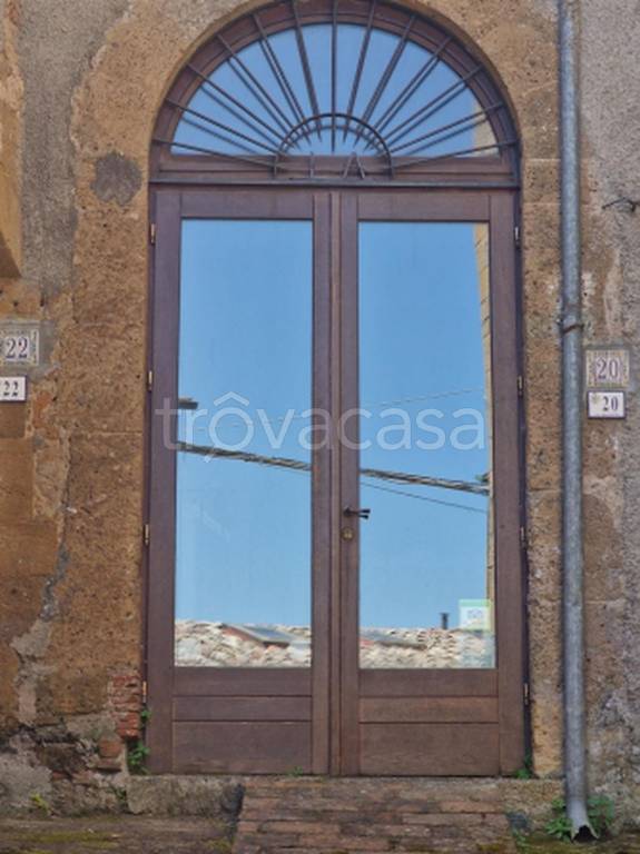 locale commerciale in vendita a Sorano