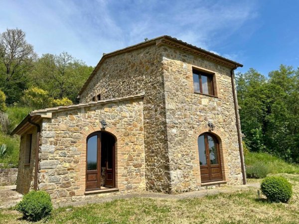 casa indipendente in vendita a Sorano in zona Montebuono