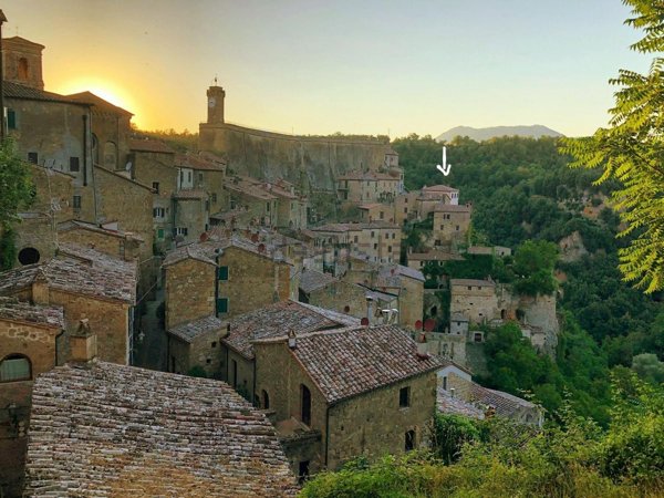 casa semindipendente in vendita a Sorano