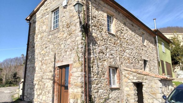 casa indipendente in vendita a Sorano in zona Sovana