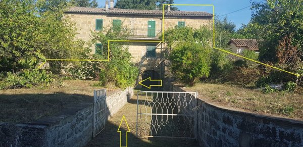 casa indipendente in vendita a Sorano