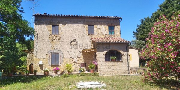 casale in vendita a Sorano