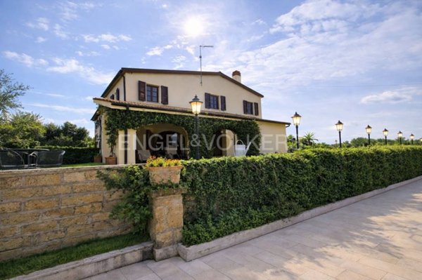 casa indipendente in vendita a Sorano in zona Sovana