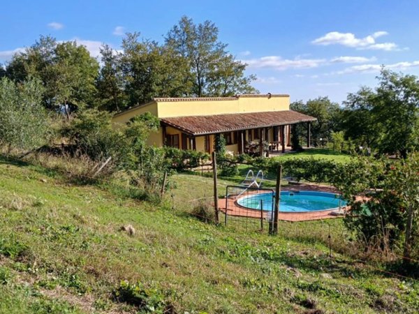 casa indipendente in vendita a Sorano in zona Sovana