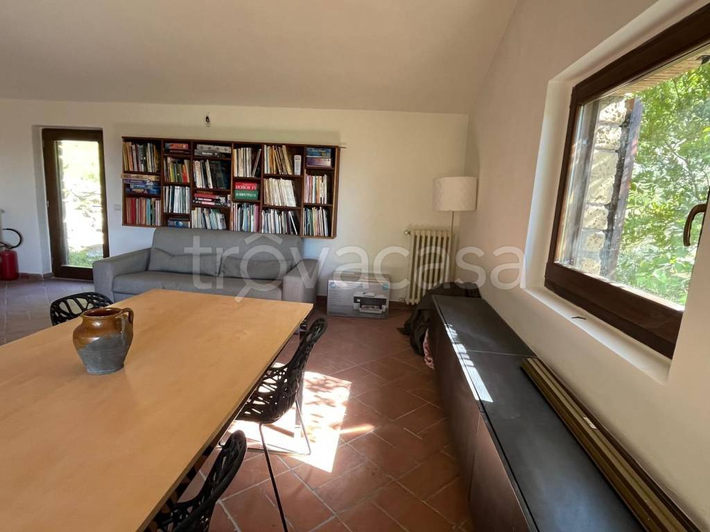 casa indipendente in vendita a Sorano in zona Montebuono