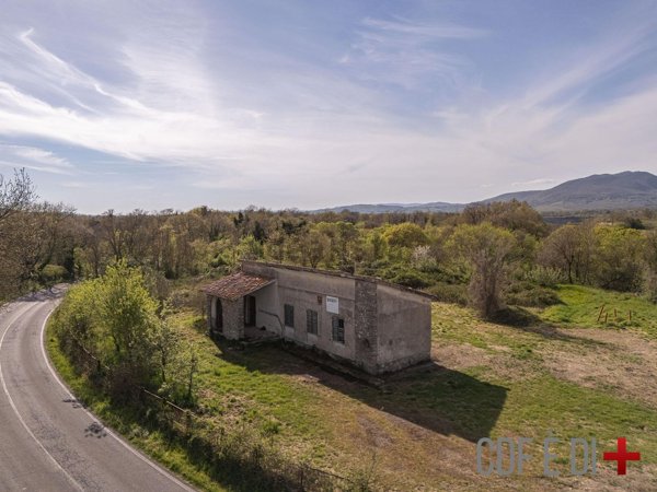 casa indipendente in vendita a Sorano
