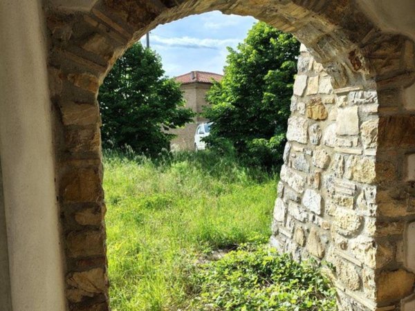 casa indipendente in vendita a Sorano