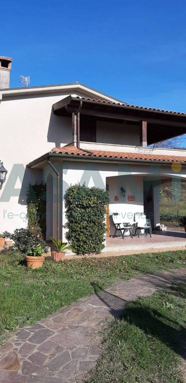 casa indipendente in vendita a Sorano in zona Elmo