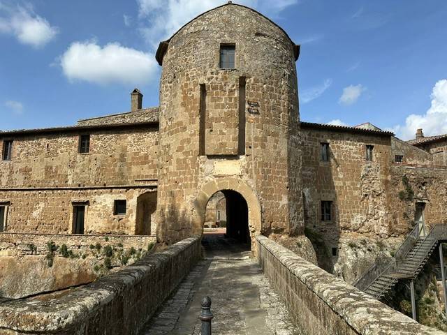 negozio in vendita a Sorano
