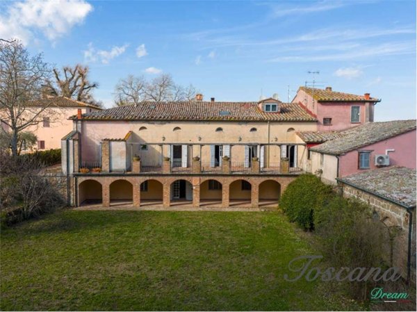 casa indipendente in vendita a Sorano