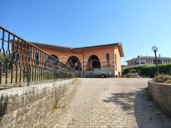 casa indipendente in vendita a Sorano
