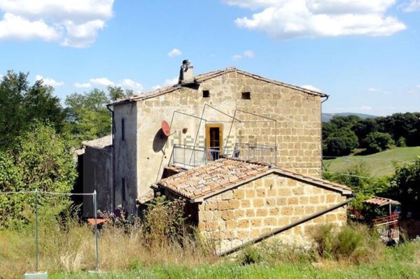 casale in vendita a Sorano in zona San Giovanni delle Contee