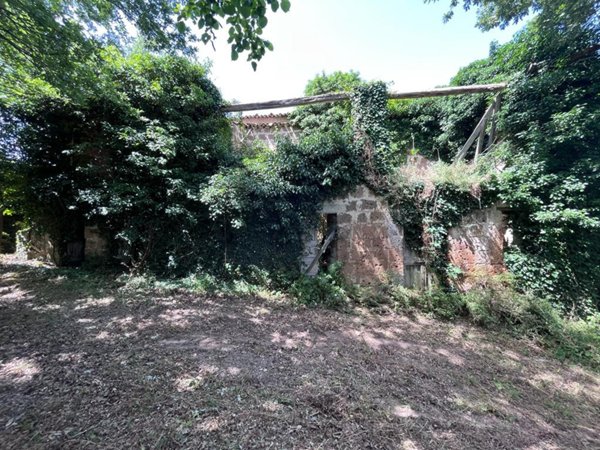 casale in vendita a Sorano in zona San Giovanni delle Contee