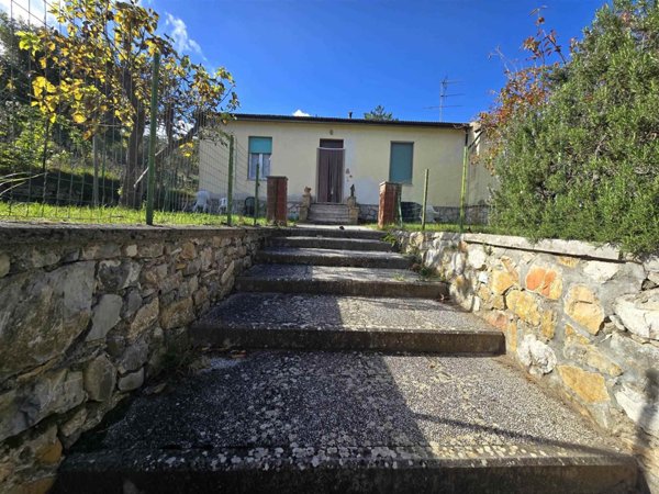 casa indipendente in vendita a Monterotondo Marittimo in zona Frassine