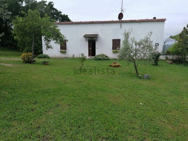 esavano in vendita a Semproniano