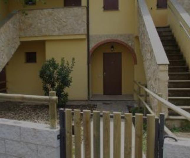 casa indipendente in vendita a Semproniano in zona Catabbio