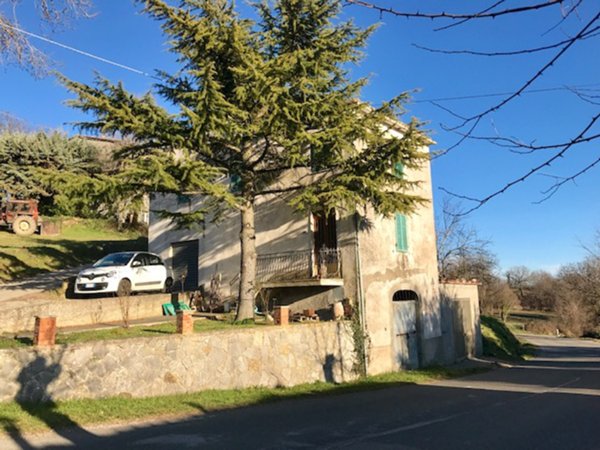 casa indipendente in vendita a Semproniano in zona Petricci