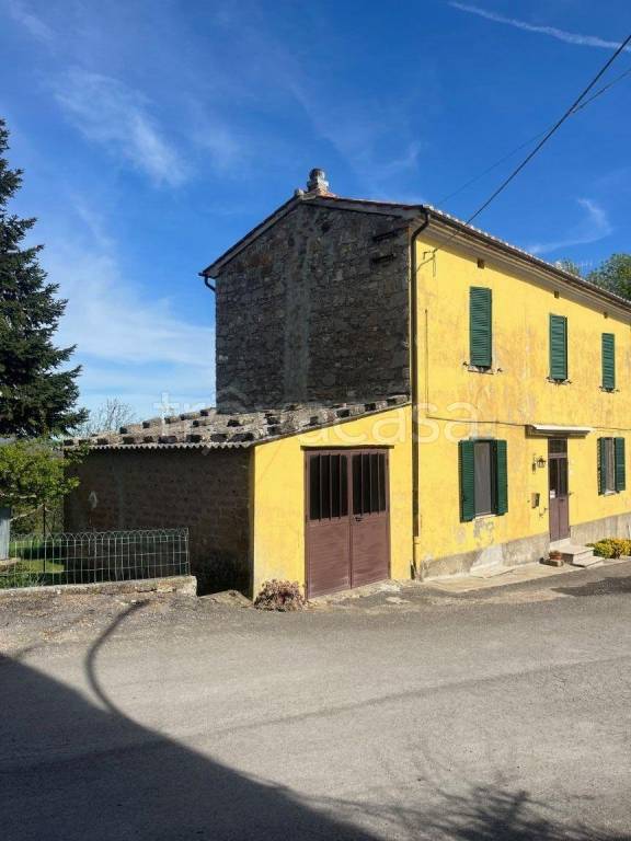 casa indipendente in vendita a Semproniano