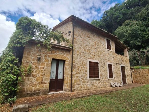 casa indipendente in vendita a Semproniano