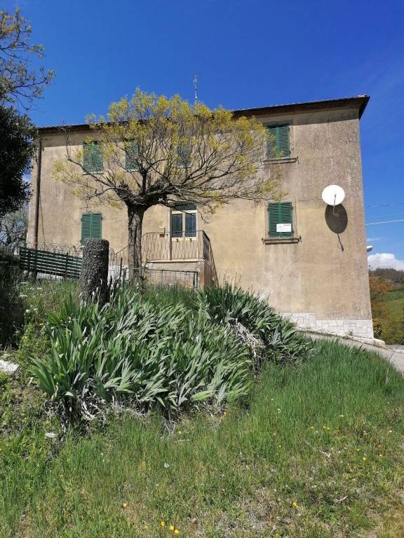 casa indipendente in vendita a Semproniano