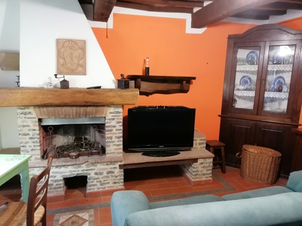 casa indipendente in vendita a Semproniano