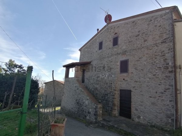 appartamento in vendita a Semproniano in zona Petricci
