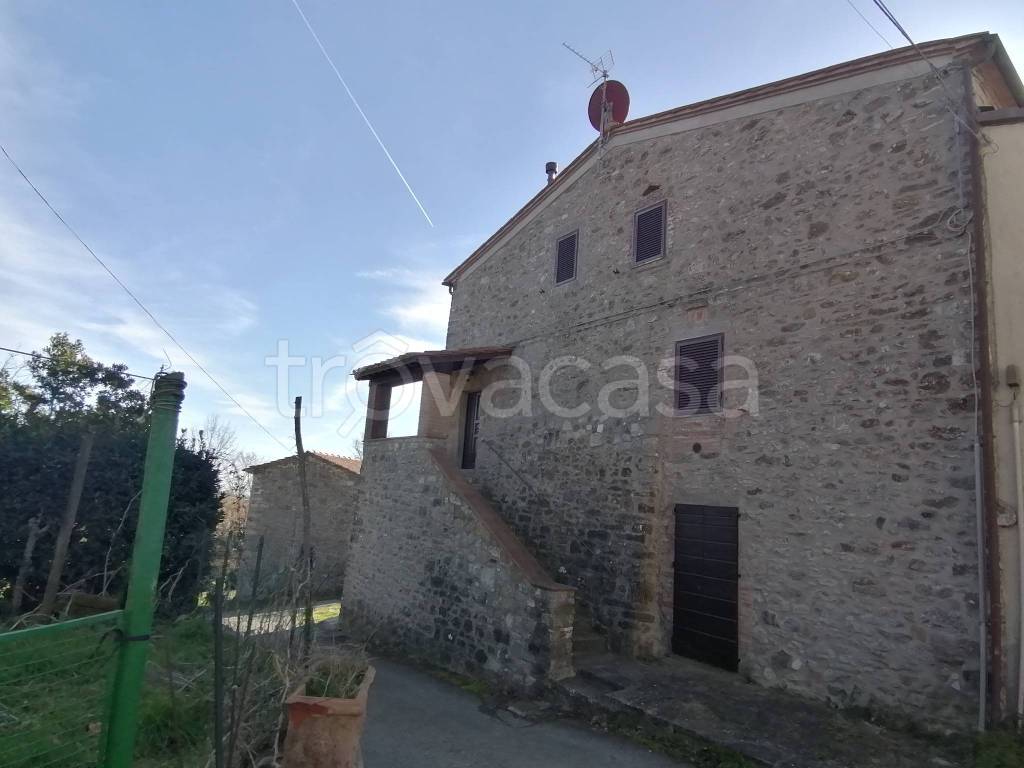 casa indipendente in vendita a Semproniano in zona Petricci